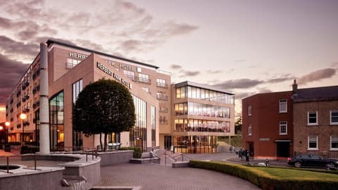 Herbert Park Hotel, Front of property