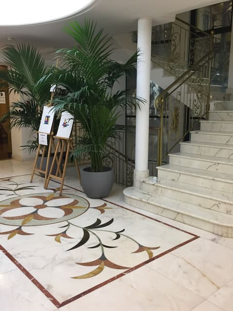 Marconi Hotel, Staircase