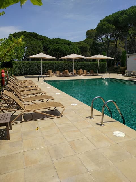 Augusta Barcelona Vallés, Pool