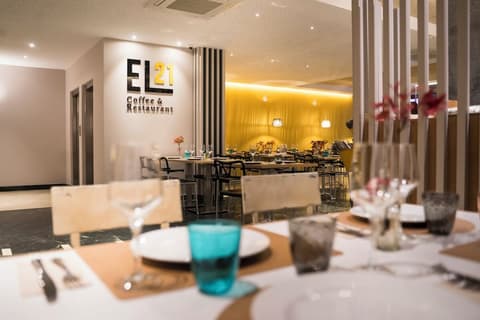 Hotel Sercotel Tres Luces, Restaurant