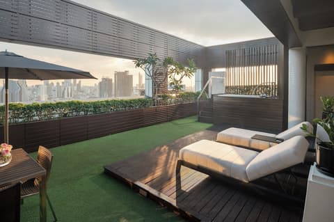 Pathumwan Princess Hotel, Terrace/patio