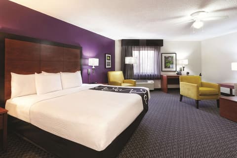 La Quinta Inn & Suites by Wyndham Miami Airport East, Room