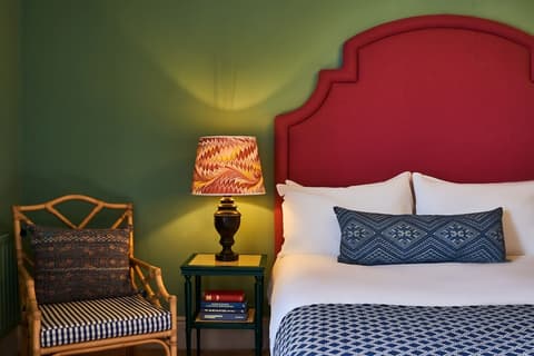 The Mitre, Hampton Court, Room