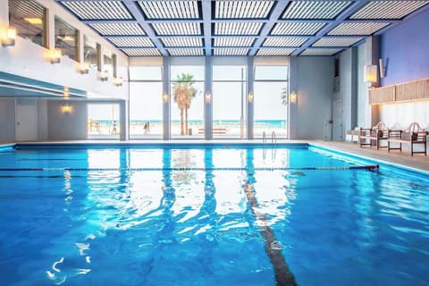 Renaissance Tel Aviv, Pool