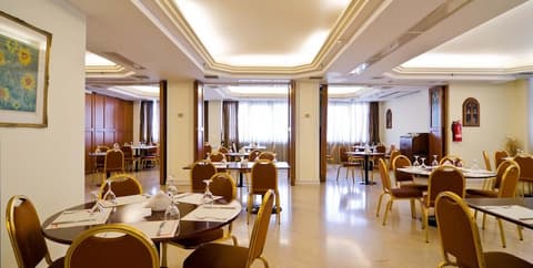 Vergina Hotel, Dining