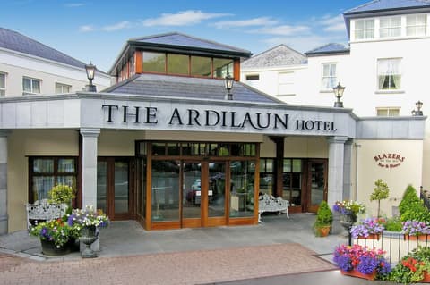 The Ardilaun Hotel, Front of property