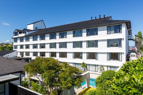 Plymouth International, Exterior