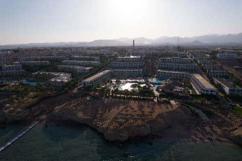 Safir Sharm Waterfalls Resort, Beach