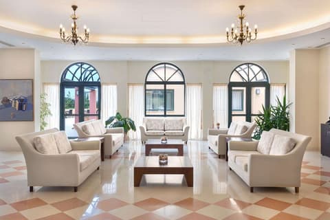 Century Resort, Lobby