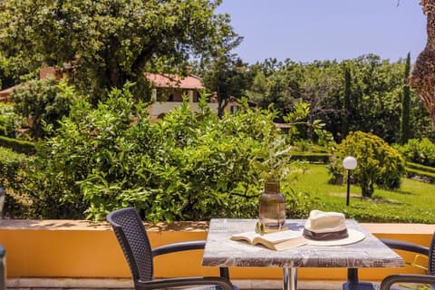 Century Resort, Terrace/patio