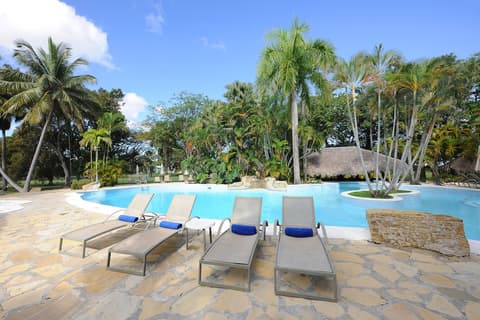 Blue JackTar, Outdoor pool