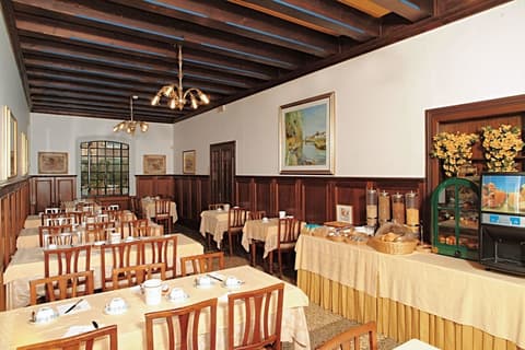 Hotel La Meridiana, Breakfast area