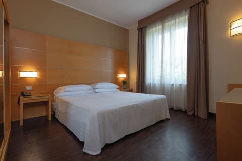 Hotel Toscanini, Room