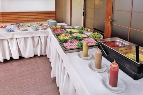 Hotel Attic, Restaurant