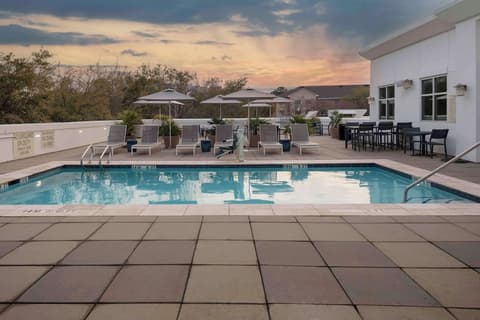Hilton Garden Inn Charleston / Mt. Pleasant, Pool