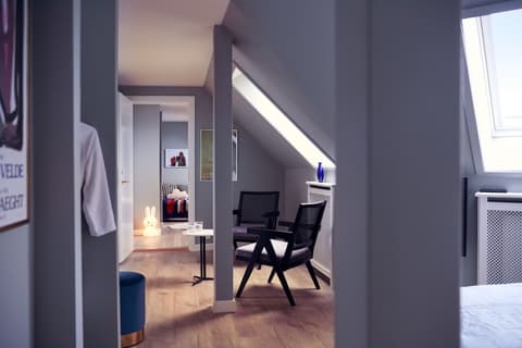 Coco Hotel, Living area