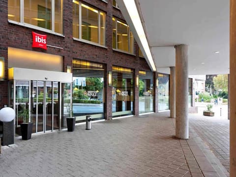 ibis Hamburg Alsterring, Exterior