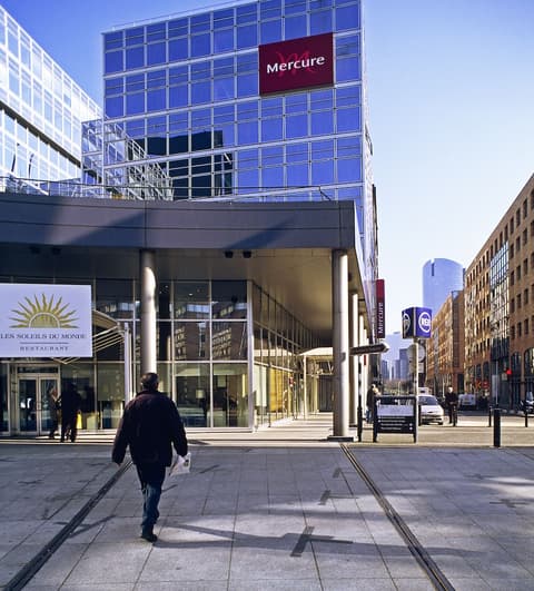 Mercure Paris La Défense Grande Arche, Front of property