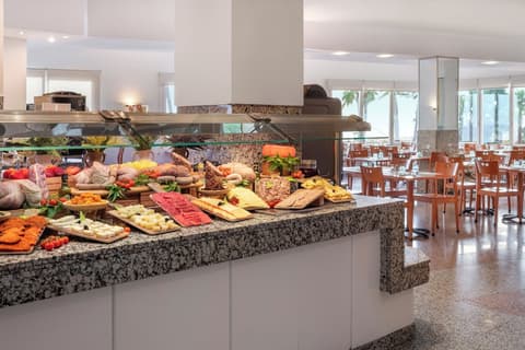 Sol Milanos Pingüinos, Restaurant