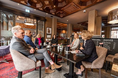 KING's HOTEL First, Breakfast area