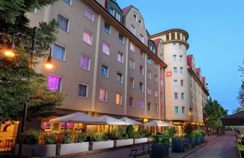 Leonardo Hotel Budapest, Exterior