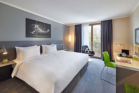 THE CURVE Hotel BayArena Leverkusen, Room