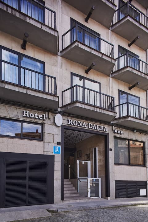 Hotel Silken Rona Dalba, Front of property