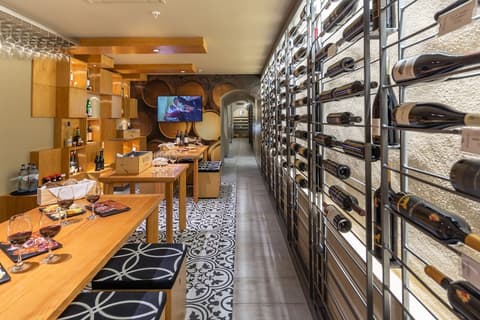 Hotel Mundial, Winery