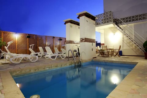 Mayflower Hotel, Rooftop pool