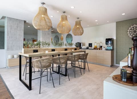 Malaga Alameda Centro Affiliated by Meliá, Restaurant