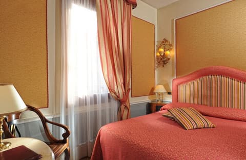Hotel Arlecchino, Room