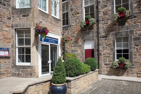 Leonardo Edinburgh City, Exterior