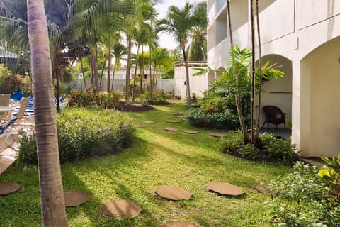 Time Out Hotel, Property grounds