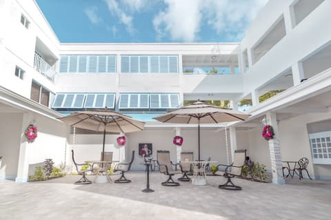 Time Out Hotel, Courtyard