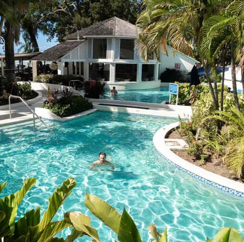 Savannah Beach Club Hotel, Pool