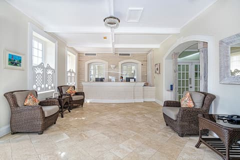 Savannah Beach Club Hotel, Reception