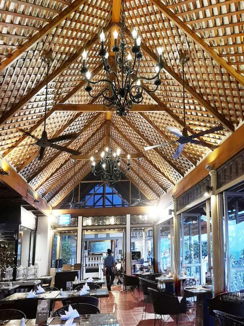 Centara Villas Phuket, Restaurant