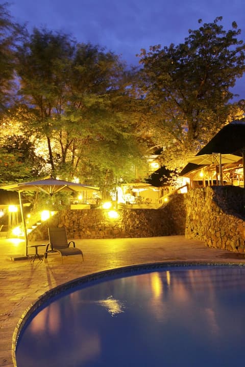 Cresta Mowana Safari Resort & Spa, Outdoor pool
