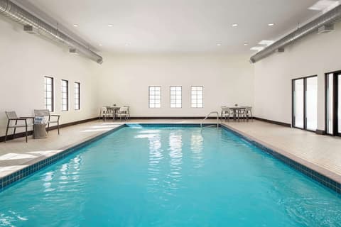 Sonesta ES Suites Toronto Markham, Pool