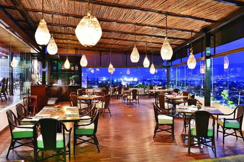 Hotel Fortin Plaza, Restaurant