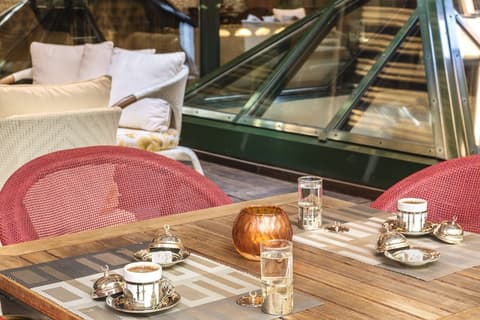 Grand Yavuz Hotel, Coffee service