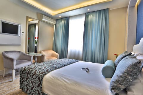 AHC Old City Hotel, Room