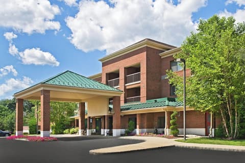 Courtyard by Marriott Parsippany, Exterior