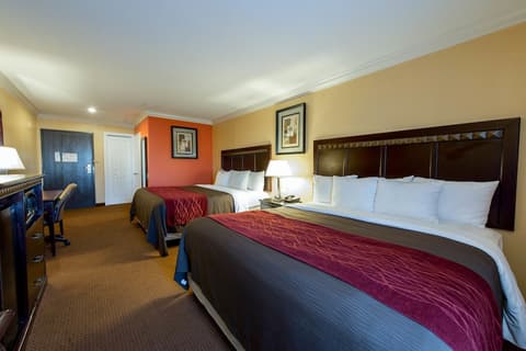 Quality Inn & Suites Bell Gardens - Los Angeles, Room