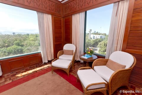 Waterfront Airport Hotel & Casino, Living area