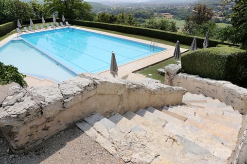 Château de Mercuès, Pool