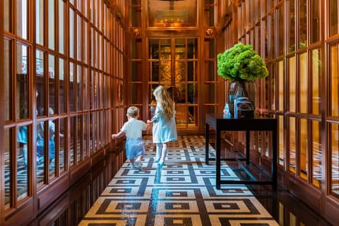 Rosewood London, Interior entrance