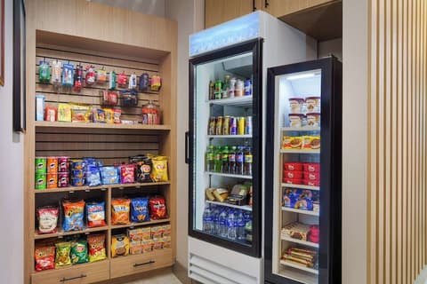 Hyatt Place across from Universal Orlando Resort, Snack bar