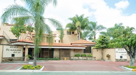 La Mansión del Sol, Exterior