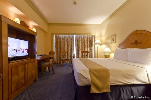 Waterfront Cebu City Hotel & Casino, Room